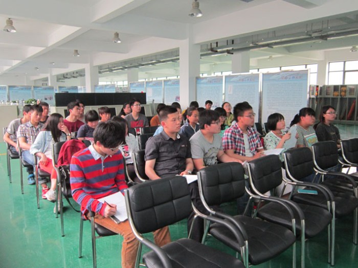 交通工程系暑期地铁志愿者进行岗前培训