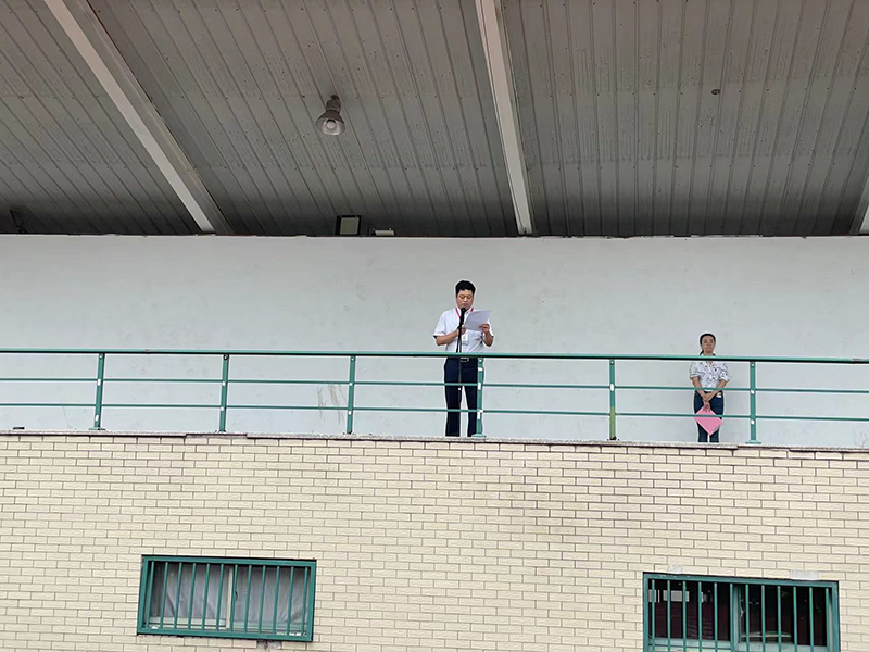 机电工程学院组织升旗仪式