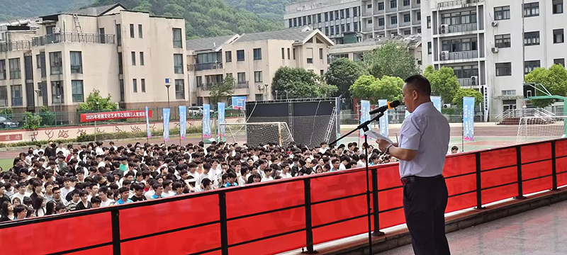 消防演练进校园 安全教育护成长